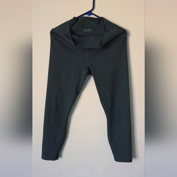 Fabletics Bundle - Picture 4 of 7